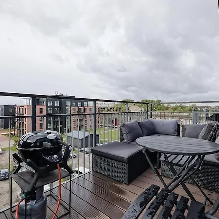 102sqm Exclusive Loft In Trendy Noblessner Lägenhet Tallinn